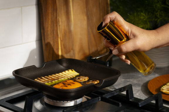 TrendPlain Olive Oil Sprayer - 2-in-1 Dispenser for Cooking & BBQ"